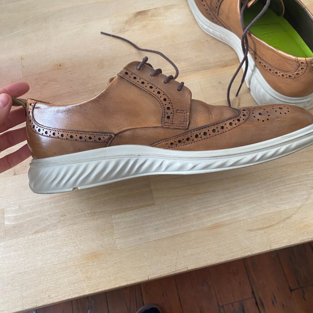 Men's Brown Leather Wingtip Oxford Lace-Up Shoes - Picture 4 of 5